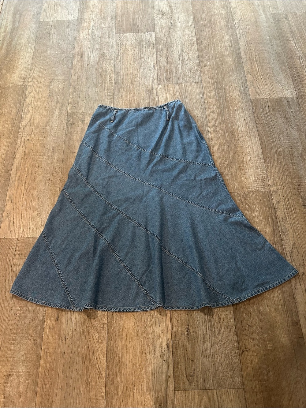 Vintage Blue A-Line Denim Flowy Midi Skirt. Size: 10 Cottagecore